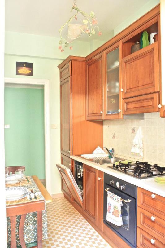 Apartment At Colosseo With Terrace Overlooking The Garden By Lyon Roma Exterior foto